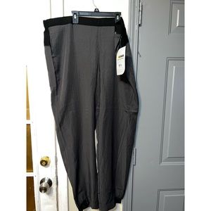 NWT 2x Scrub bottoms